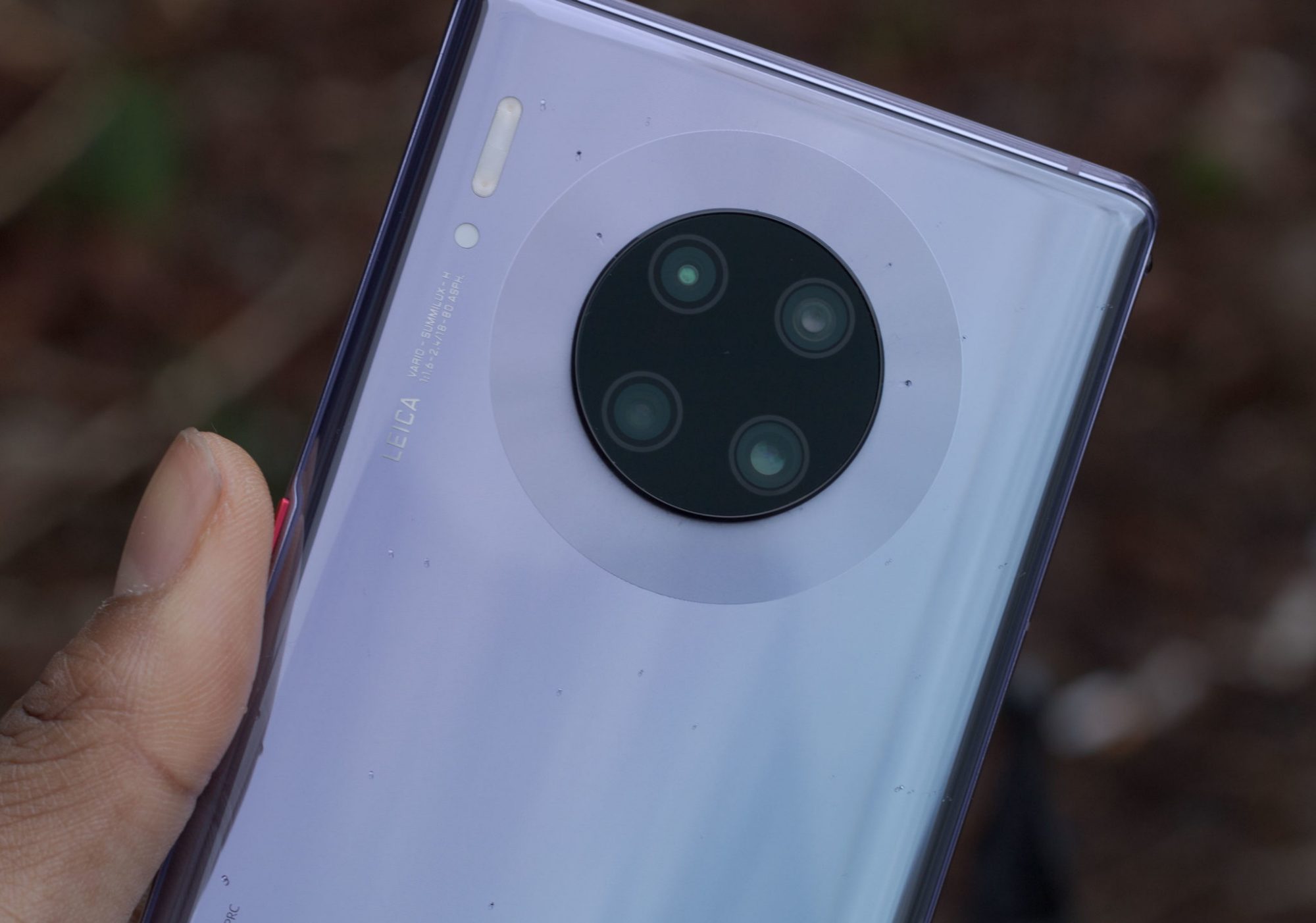 华为 mate 30 pro评测:出色的智能手机,但并不适合所有人